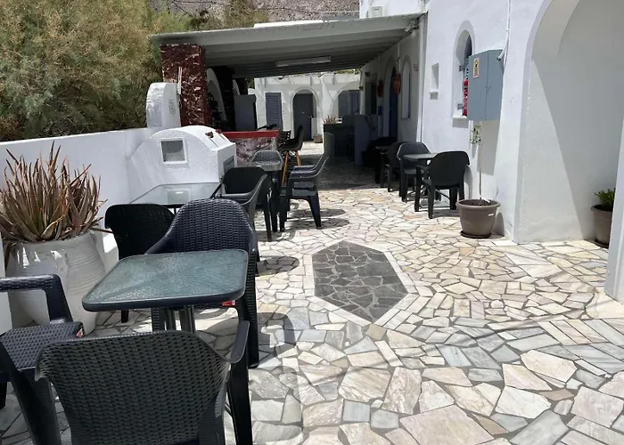 M.g. & Apts 2* Perissa (Santorini)